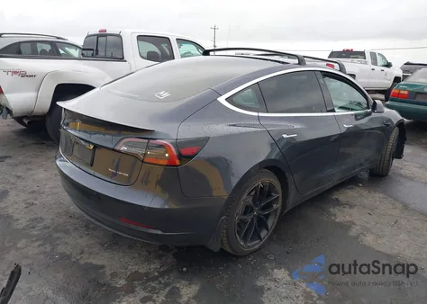 2019 Tesla Model 3 Long Range/Performance из США, поврежденный, VIN 5YJ3E1EB4KF213701